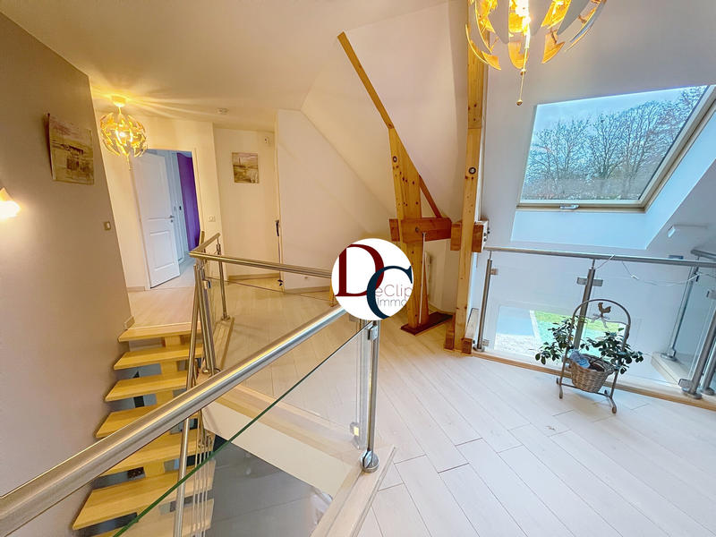 Maison - 210 m² - 6 pièces