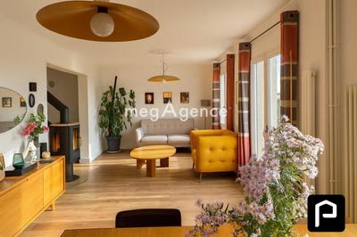 Maison - 123 m² - 7 pièces