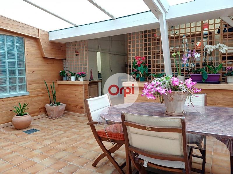 Maison - 205 m² - 6 pièces