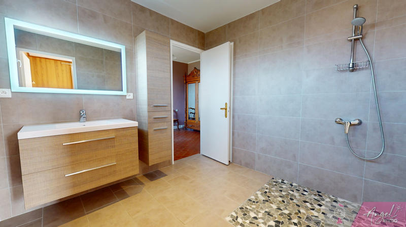 Maison - 188 m² - 8 pièces