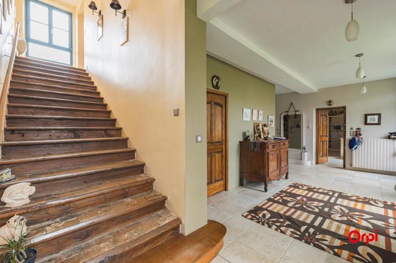 Propriété - 320 m² - 6 pièces