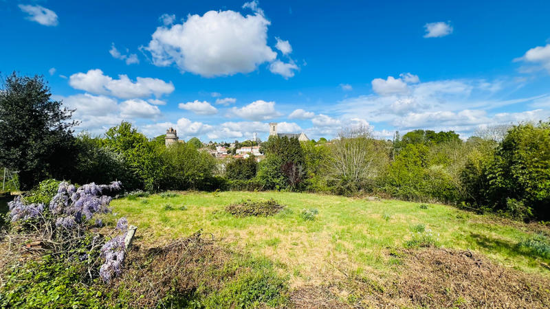 Maison - 240 m² - 6 pièces