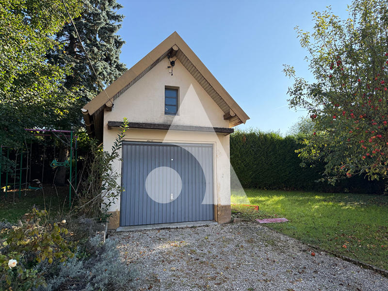 Maison - 230 m² - 10 pièces