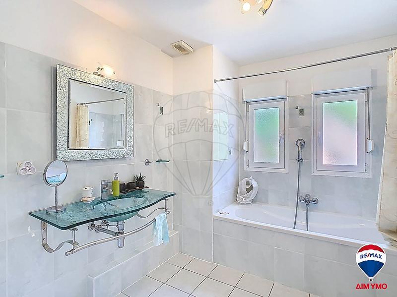 Appartement - 102 m² - 5 pièces