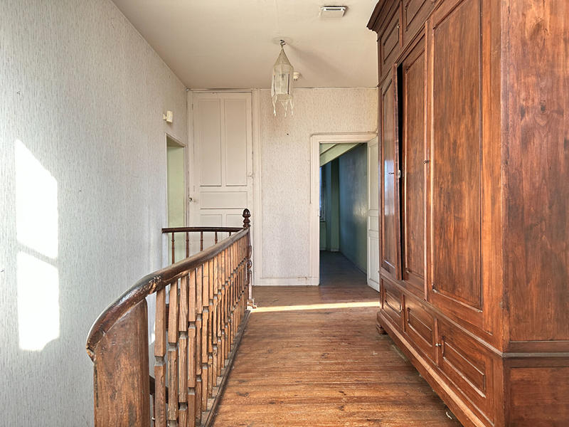 Maison - 203 m² - 9 pièces