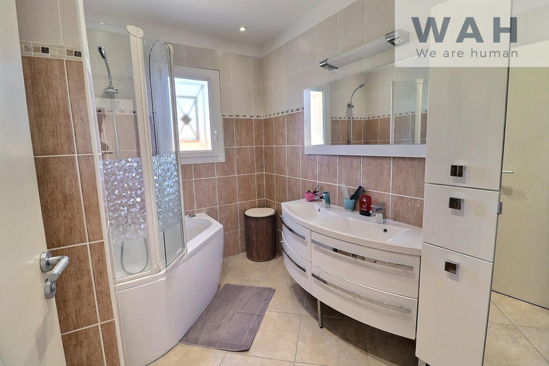 Villa - 150 m² - 4 pièces