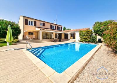 Maison - 222 m² - 8 pièces