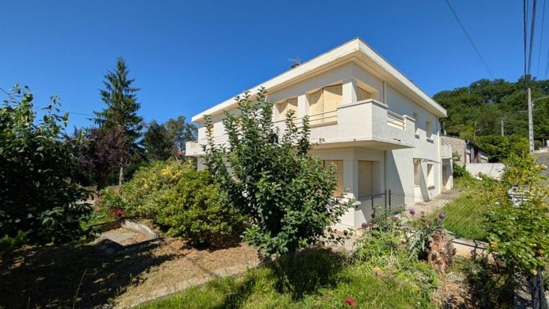 Maison - 243 m² - 7 pièces