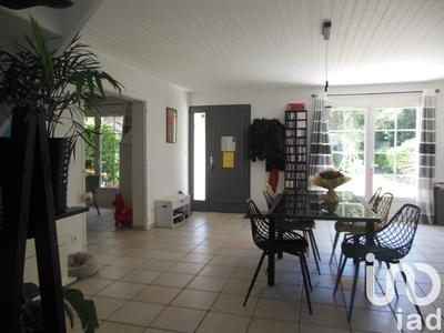 Maison - 199 m² - 7 pièces