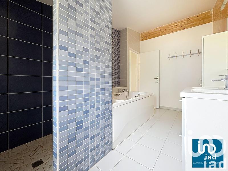 Maison de maîtres - 180 m² - 10 pièces