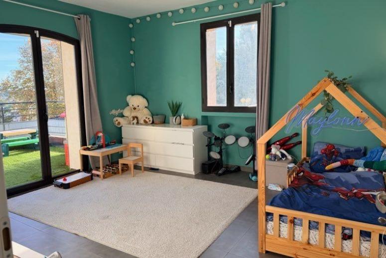 Villa - 200 m² - 7 pièces