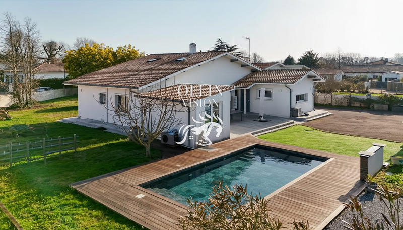 Maison - 180 m² - 6 pièces