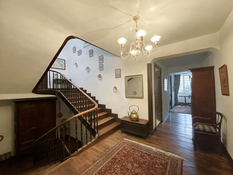 Maison - 420 m² - 15 pièces