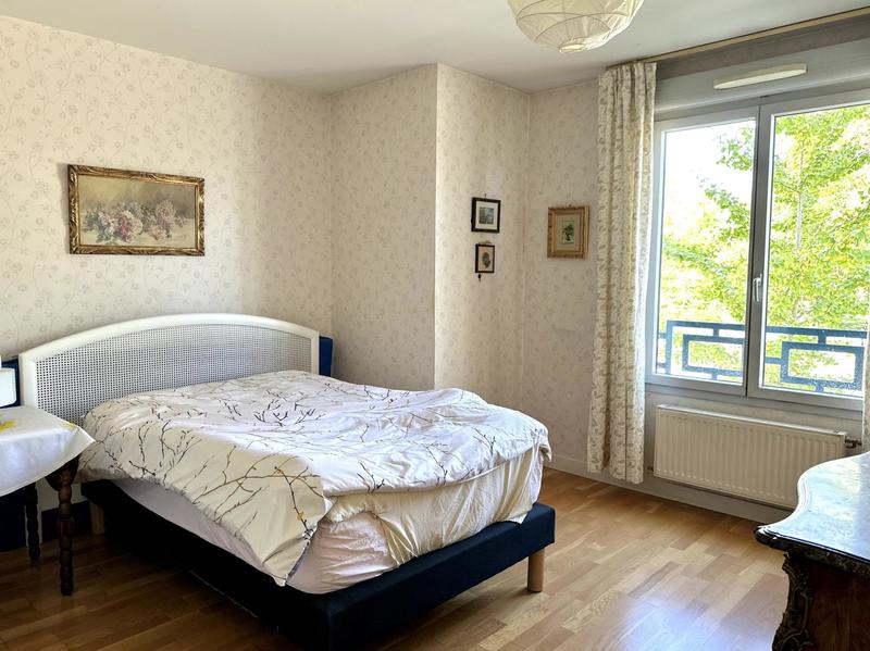 Appartement - 98 m² - 4 pièces