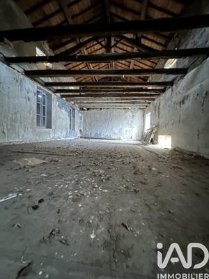 Maison - 280 m² - 10 pièces