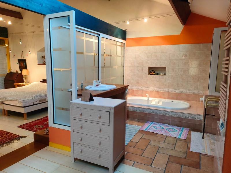 Propriété - 258 m² - 9 pièces