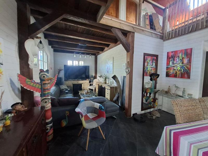 Villa - 211 m² - 9 pièces