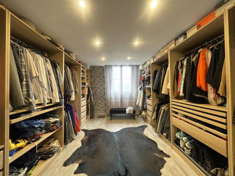 Maison - 215 m² - 7 pièces