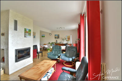 Maison - 143 m² - 6 pièces