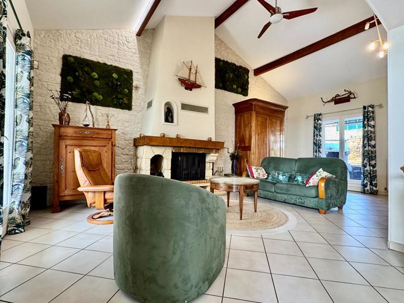 Maison - 182 m² - 8 pièces