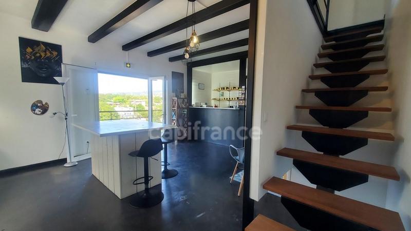 Immeuble - 209 m² - 9 pièces