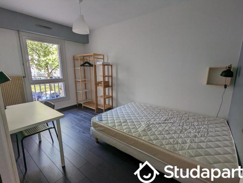 Chambre - 11 m² - 1 pièce