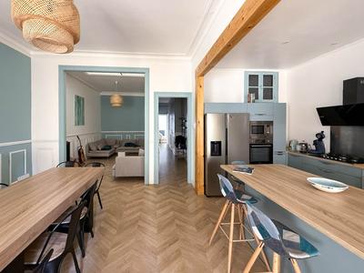 Appartement haussmannien - 119 m² - 4 pièces