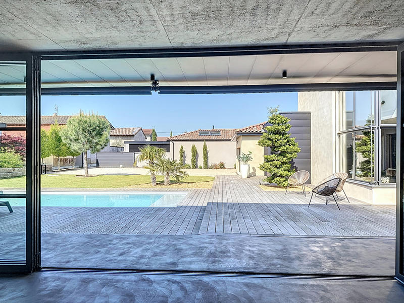 Maison - 243 m² - 8 pièces