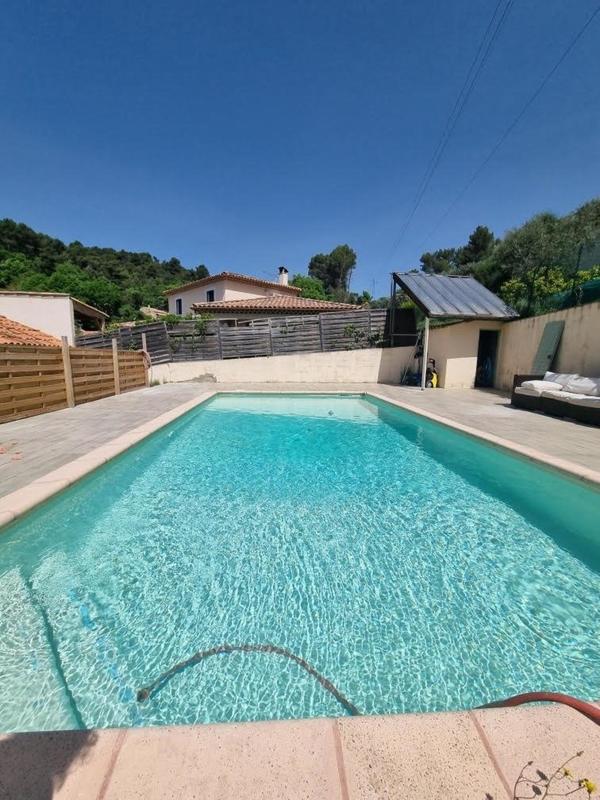 Maison - 200 m² - 8 pièces