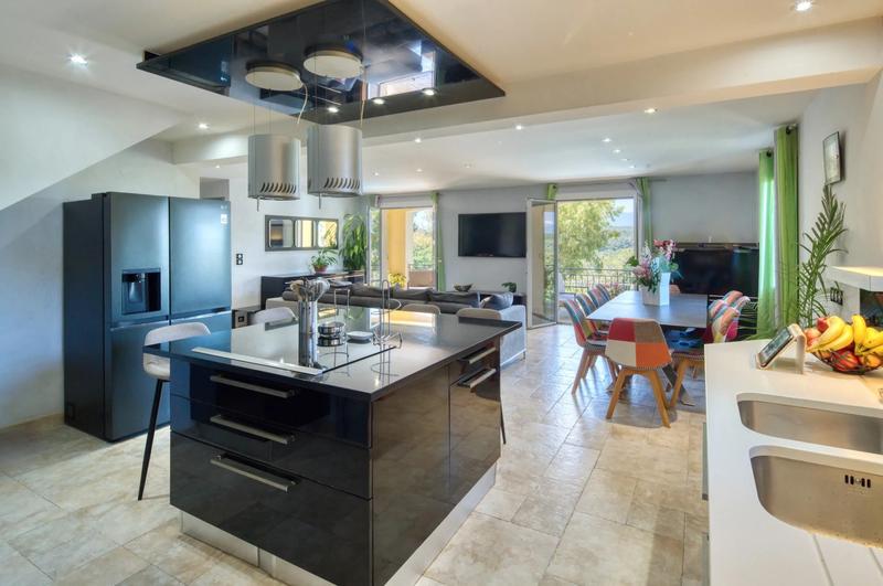 Propriété - 255 m²