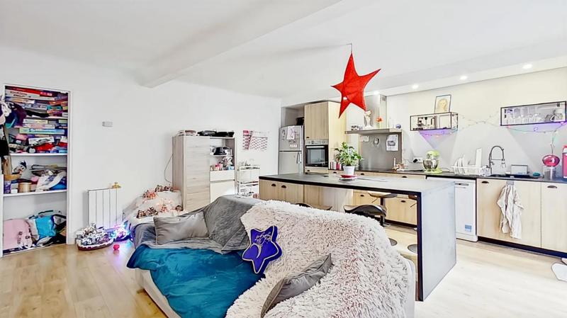 Maison - 92 m² - 4 pièces