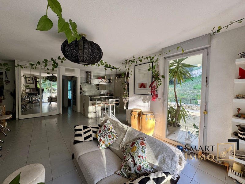 Appartement - 84 m² - 4 pièces