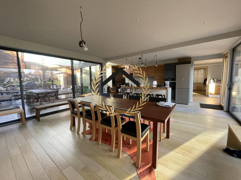 Maison ancienne - 210 m² - 7 pièces