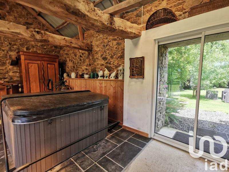 Maison - 236 m² - 8 pièces