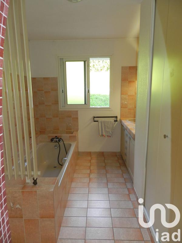 Maison - 240 m² - 9 pièces