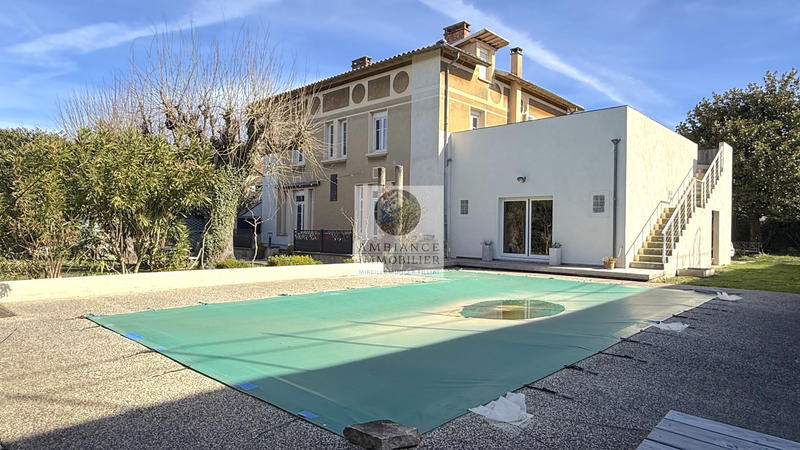 Maison - 306 m² - 10 pièces