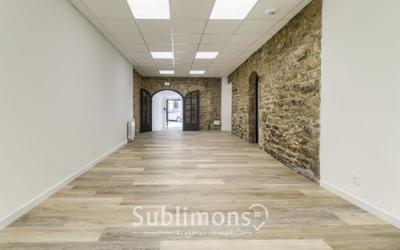 Local commercial - 100 m² - 4 pièces