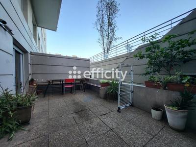 Appartement - 90 m² - 5 pièces