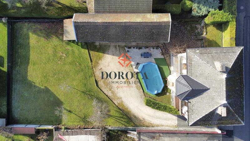 Maison - 300 m² - 6 pièces