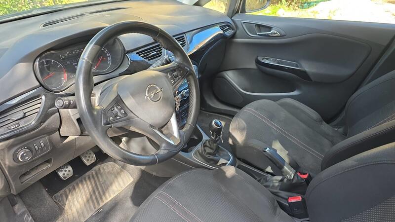 Opel Corsa 1.4 90 Black Edition