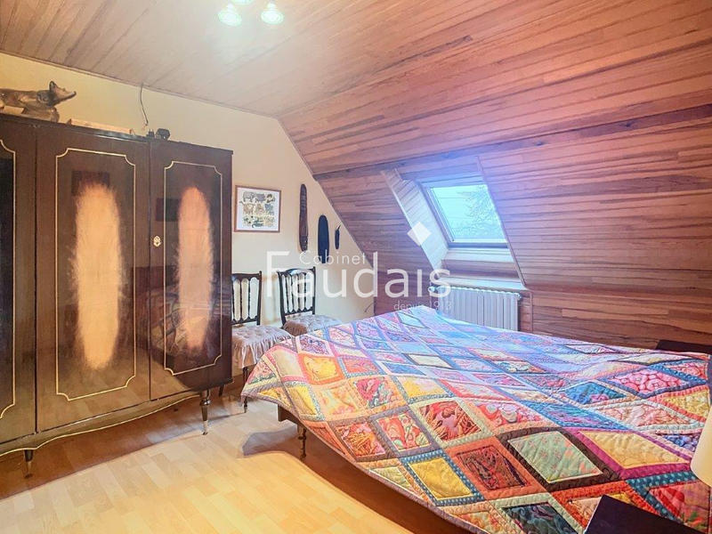 Maison - 170 m² - 9 pièces