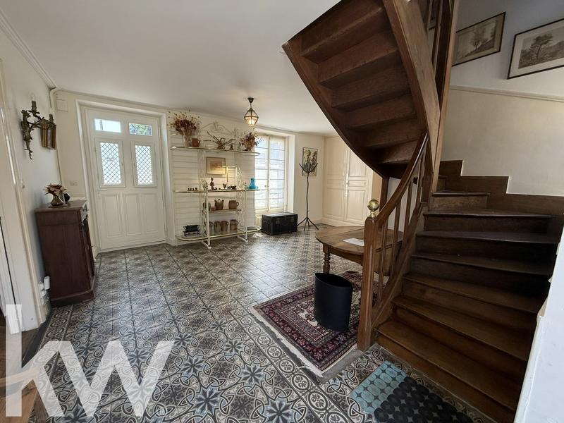 Maison ancienne - 246 m² - 7 pièces