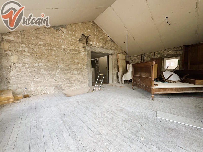 Maison - 240 m² - 5 pièces