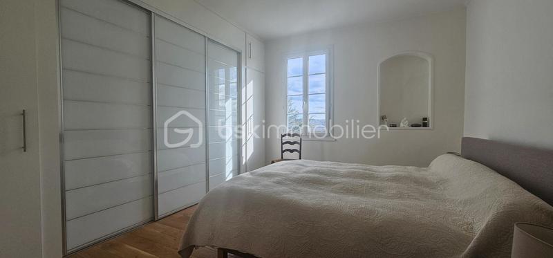 Villa - 205 m² - 7 pièces