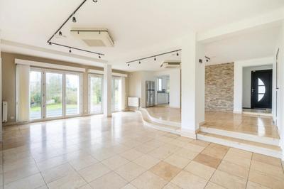 Demeure - 195 m² - 8 pièces