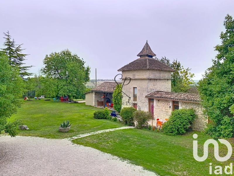 Maison - 480 m² - 10 pièces