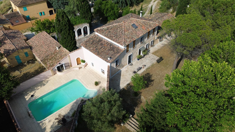 Mas - 280 m² - 6 pièces