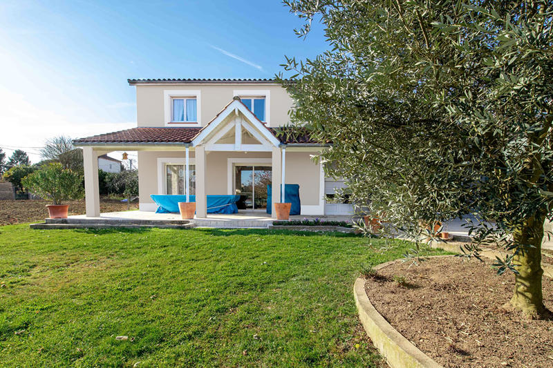 Maison - 188 m² - 9 pièces