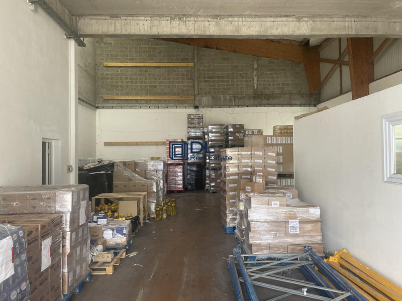 Entrepôt - 350 m²