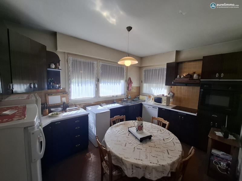 Maison - 200 m² - 7 pièces